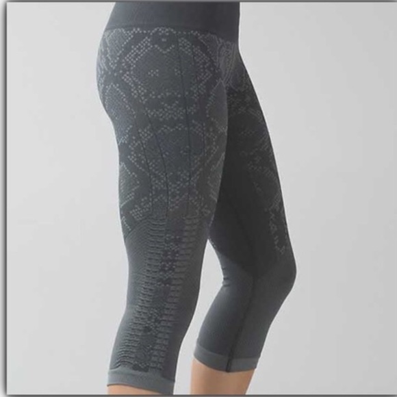 🍍SOLD🍍Lululemon In The Flow Crops II - Picture 2 of 4