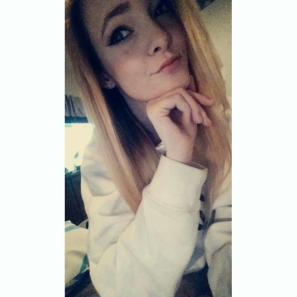 Meet your Posher, Christina - Picture 1 of 1