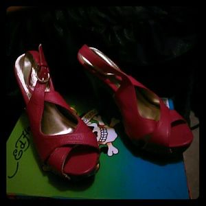 Qupid size 7 sexy red heel