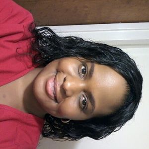 Meet your Posher, Salena