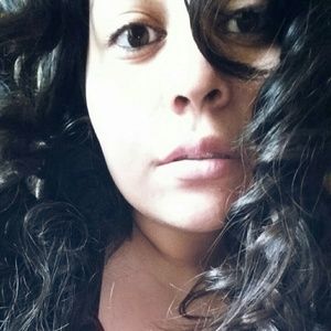 Meet your Posher, Raquel