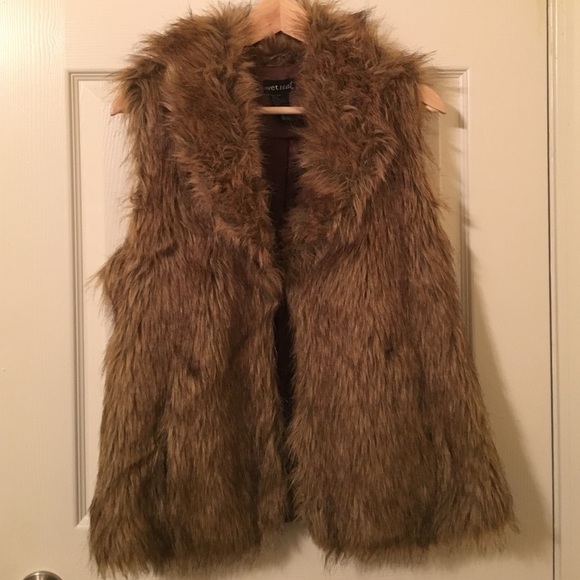 Faux fur vest