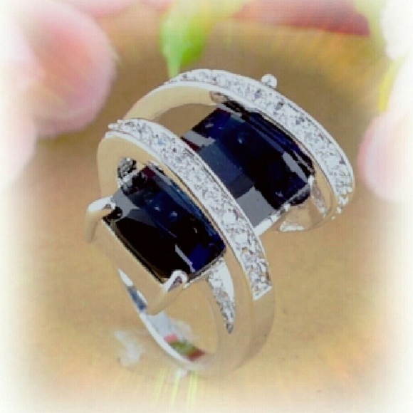 925 SS. Dark Blue Sapphire CZ Ring- NWOT