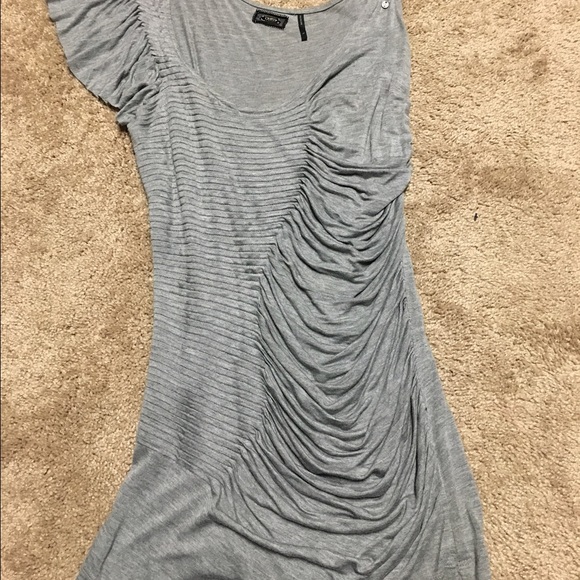 Guess grey top