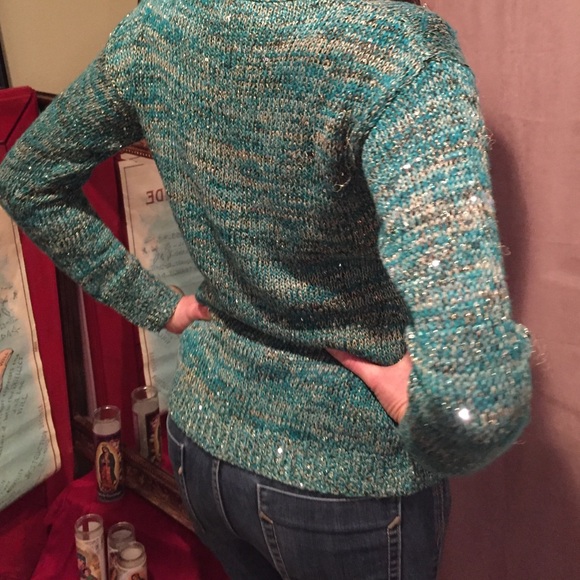 Sweater - Picture 4 of 4