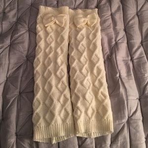 NEEDS TO GO!! cable-knit legwarmers