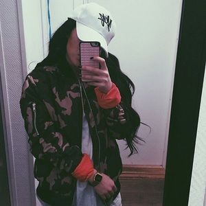 Meet your Posher, Mica