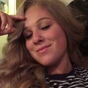 Meet your Posher, Desiree