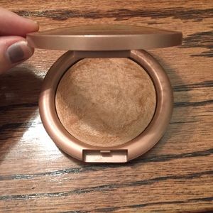 Urban Decay baked bronzer!