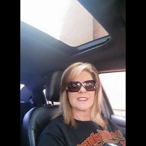 Meet your Posher, Angela