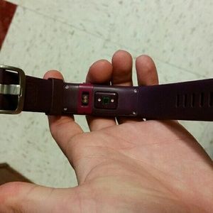 Fitbit HR (plum, size small)