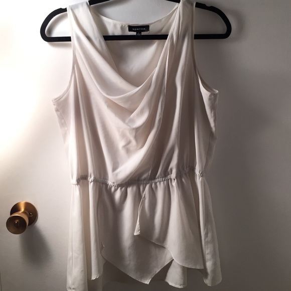 White tank with synched waist - Picture 1 of 3