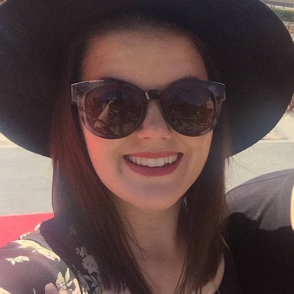 ✨Meet your Posher, Ginny ✨ - Picture 2 of 2