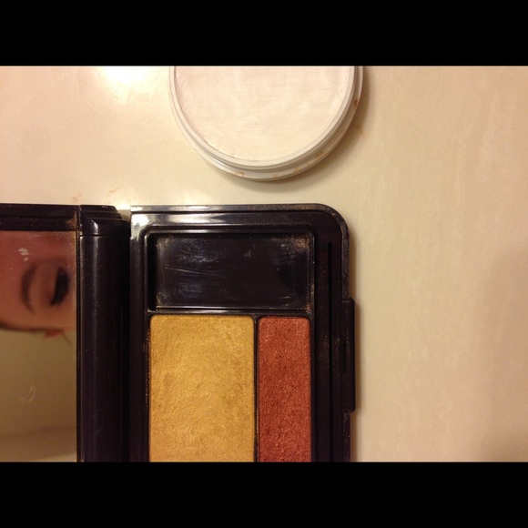 Eyeshadows - Picture 3 of 3