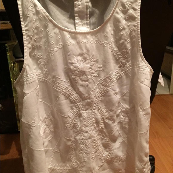 Cute white blouse like new