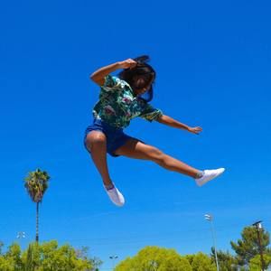 Meet your Posher, Amara