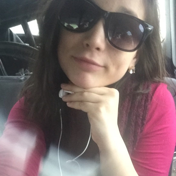 Meet your Posher, Abby - Picture 1 of 1