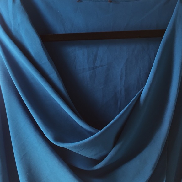 Blue tank with defined waist - Picture 3 of 4