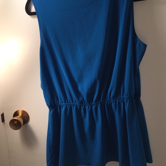 Blue tank with defined waist - Picture 4 of 4
