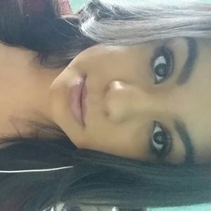 Meet your Posher, Alejandra