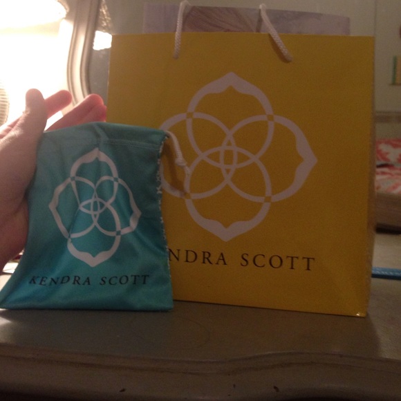 Kendra Scott Gift Bag & Jewelry Bag
