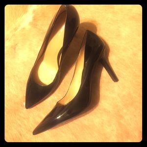 Classic patent leather pumps