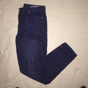 Dark blue GAP skinny jeans