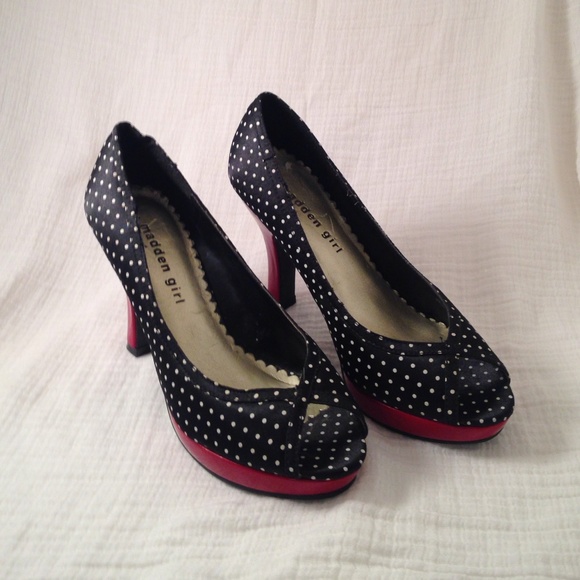 Madden Girl polka dot pumps size 6