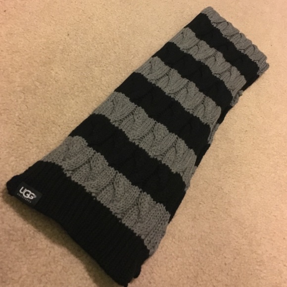 SOLD UGG Scarf - Picture 2 of 3