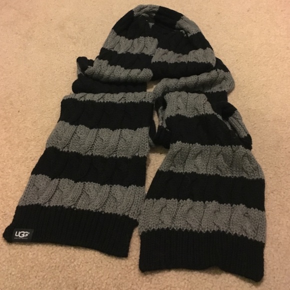 SOLD UGG Scarf - Picture 3 of 3