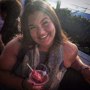 Meet your Posher, Victoria