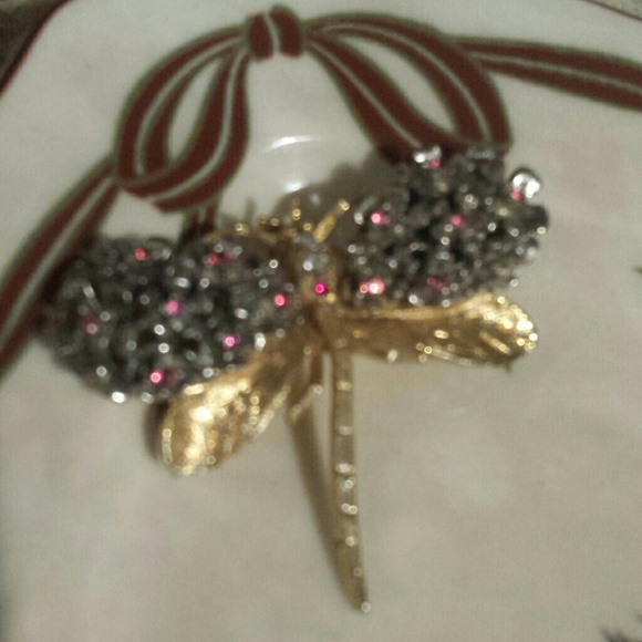 Vintage dragonfly brooch