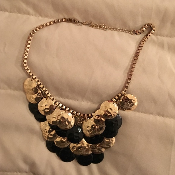 Black and gold necklace - Picture 1 of 1