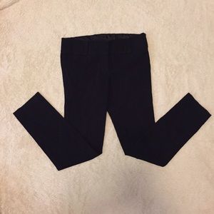 {Guess Black cropped skinny pant}