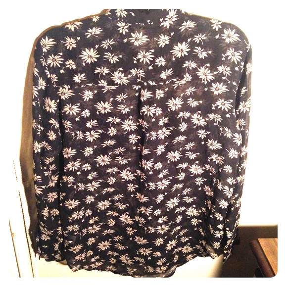 Alexa Chung 4 Madewell sheer silk floral button up