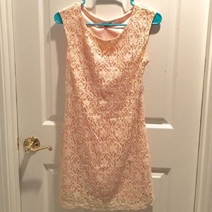 Forever 21 ✨ peachy cream lace shift dress