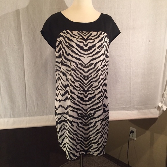 🚫🚫SOLD!!!Express Zebra Print Shift Dress