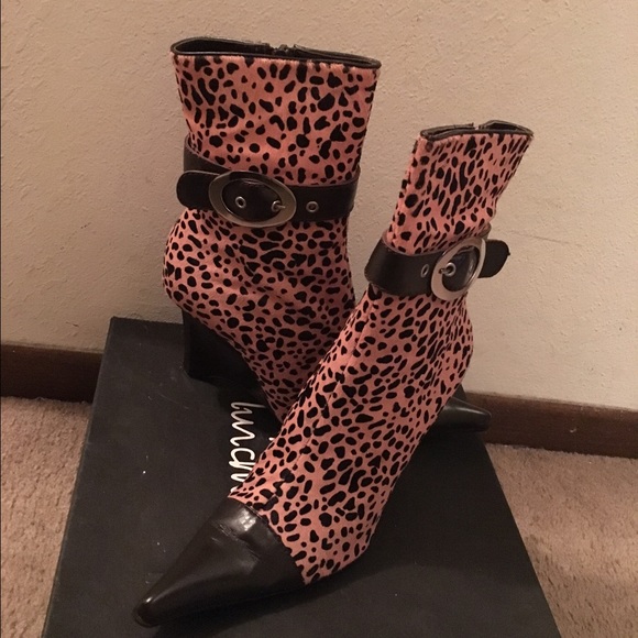 NWOT Pink and Brown wedge ankle boot