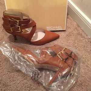 Michael Kors pump