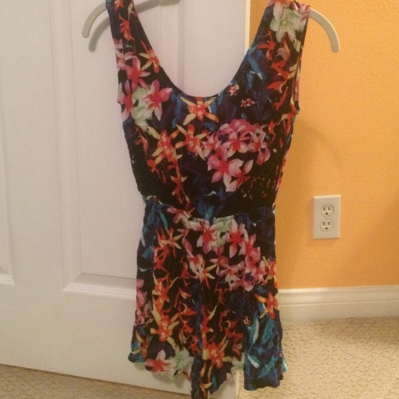 Hawaiian flower romper