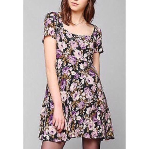 URBAN OUTFITTERS FLORAL DRESS