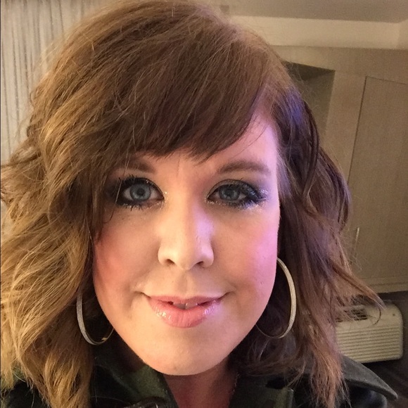 Meet your Posher, Christie