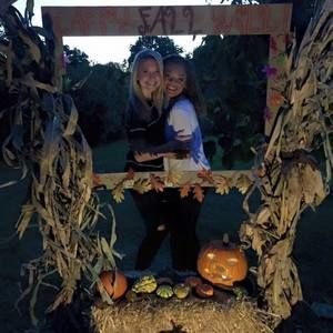 Meet your Posher, Whitney