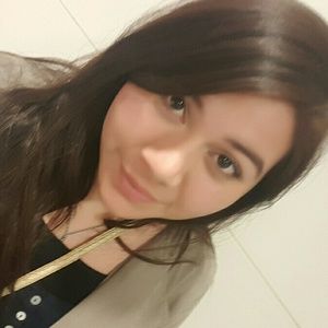 Meet your Posher, Claudia