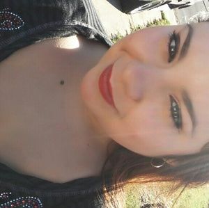 Meet your Posher, Roxanne