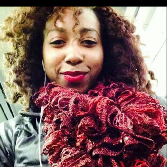 Ruffle infinity scarf - Picture 1 of 1