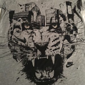 Moving sale!! Nike Top