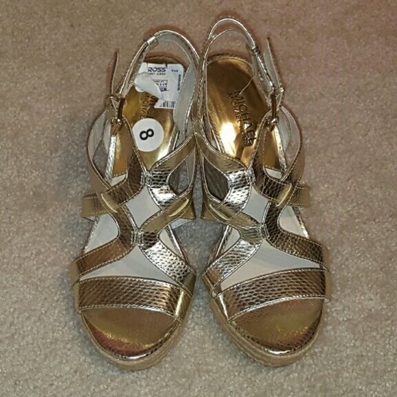 MICHAEL KORS (Gold Sandals) Size 8 -- NWOT
