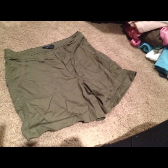 Shorts - Picture 2 of 4