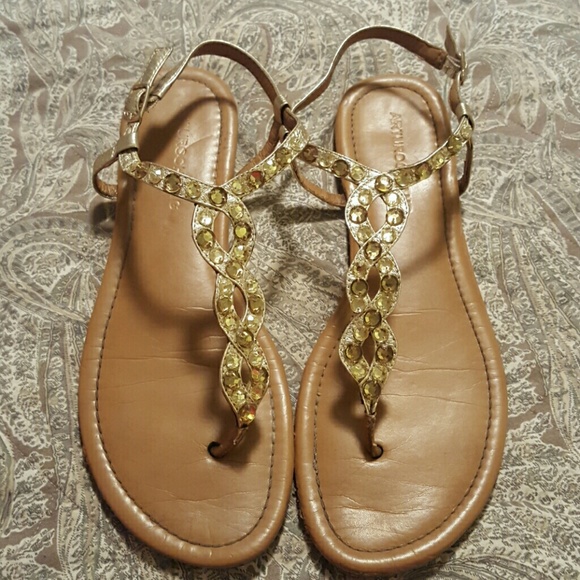 Arturo Chiang Sandle